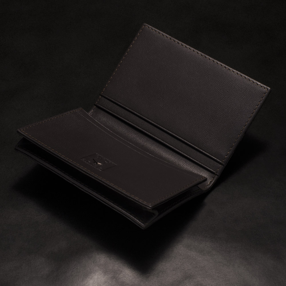 Porte cartes format compact en galuchat noir - Maison du Galuchat