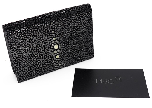 Porte cartes format compact en galuchat noir 12 porte carte galuchat couleur noir aknas madoux 6