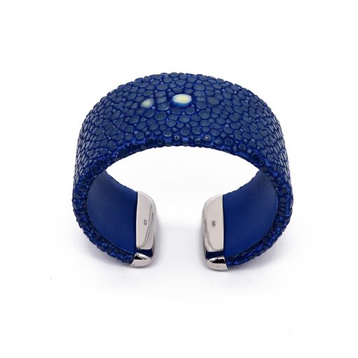 30 mm stingray bangle with pearl and silver ends