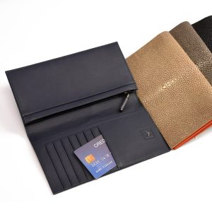 Long wallet in polished stingray lapis color