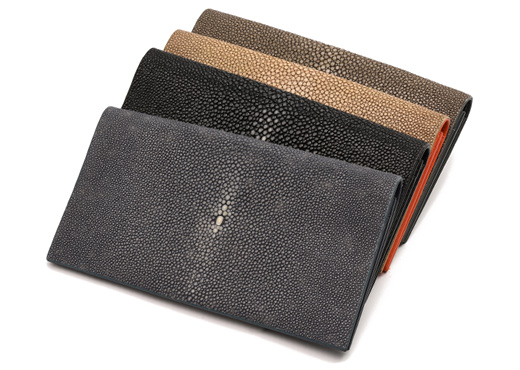 Long wallet in polished stingray lapis color