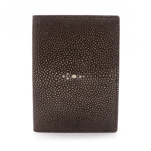 Passport holder in chocolate stingray