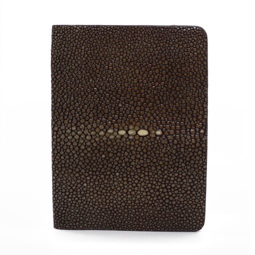 porte passeport galuchat couleur chocolat 1