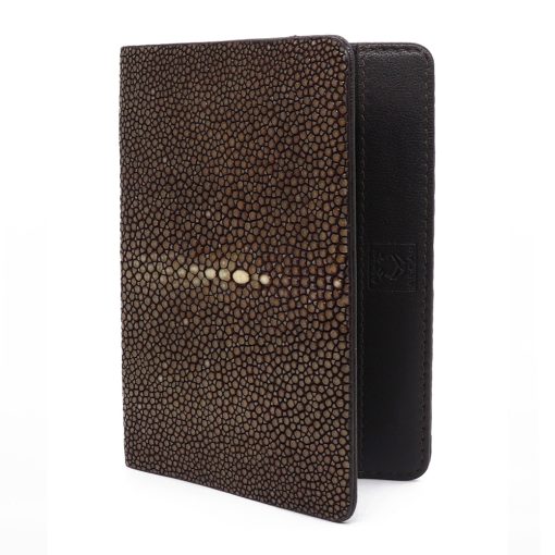 porte passeport galuchat couleur chocolat 3
