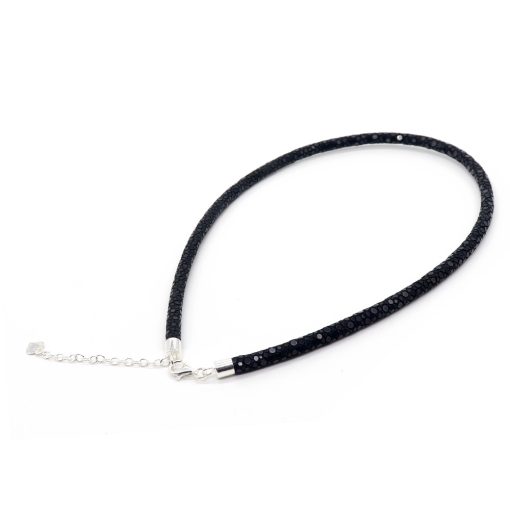 Soft necklace in black stingray