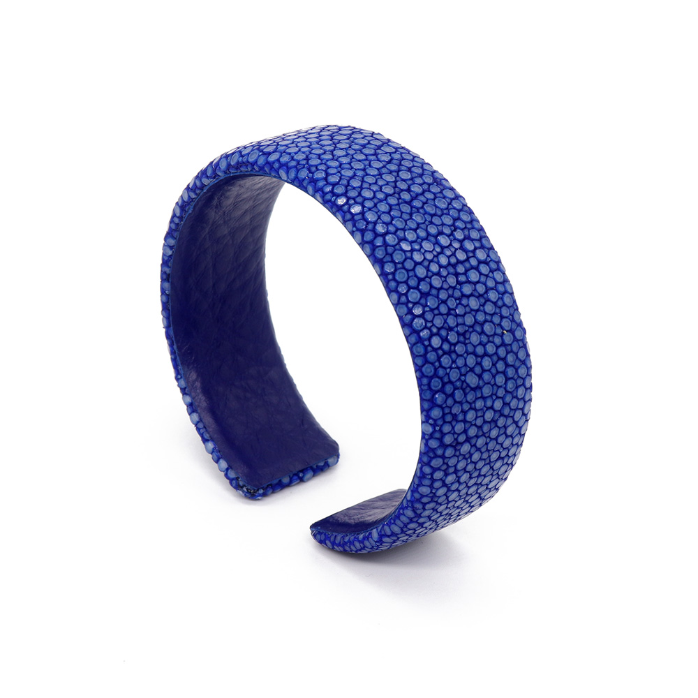 20 mm royal blue stingray cuff Maison du Galuchat
