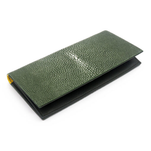 Long wallet in polished stingray, imperial green color