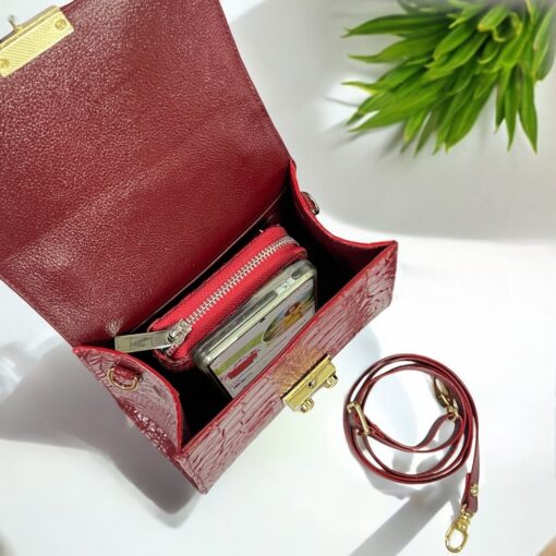 Crocodile leather bag with chain handle - Image 3